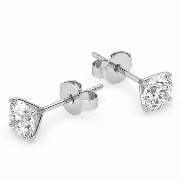 auskarai su apvaliu deimantu iš platinos