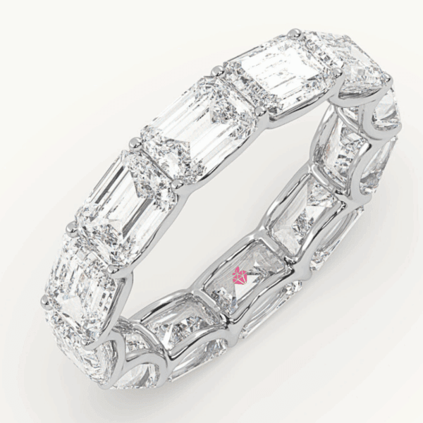 balto aukso vestuvinis žiedas - deimantinė juostelė su stačiakampio formos (emerald cut) deimantais