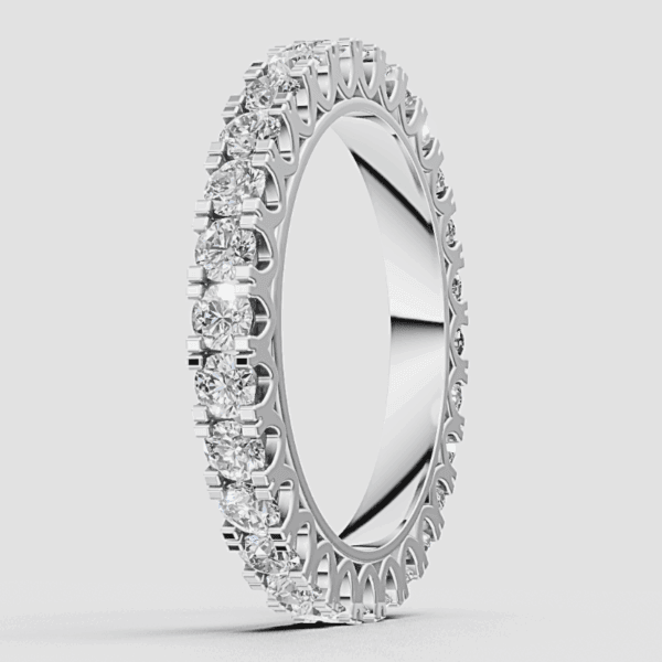 balto aukso vestuvinis žiedas - deimantinė juostelė su apvaliais deimantais