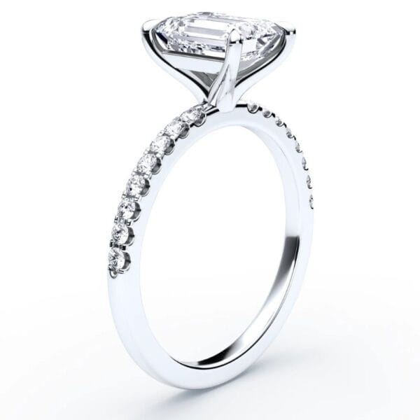 Modernus sužadėtuvių žiedas su deimantu iš balto aukso arba platinos - emerald cut