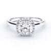 Modernus sužadėtuvių žiedas su deimantu ir halo juostele iš balto aukso arba platinos - cushion cut