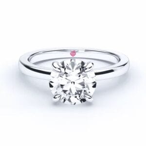 Klasikinis sužadėtuvių žiedas su deimantu iš balto aukso arba platinos - round cut briliantas