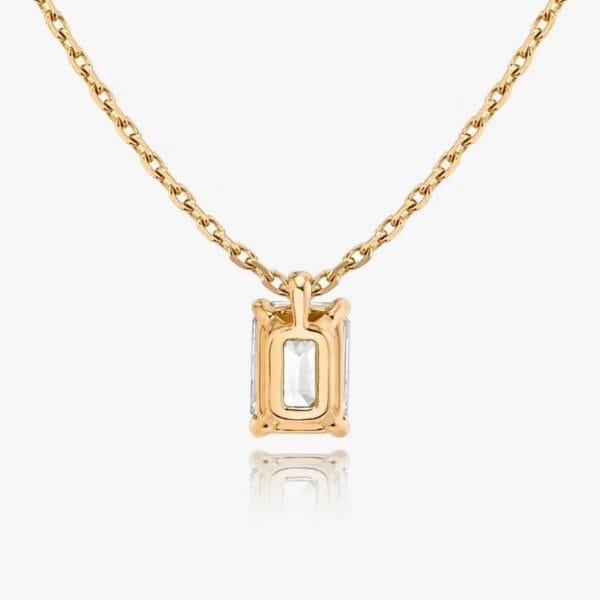 Klasikinis pakabukas su stačiakampio formos deimantu iš raudono aukso