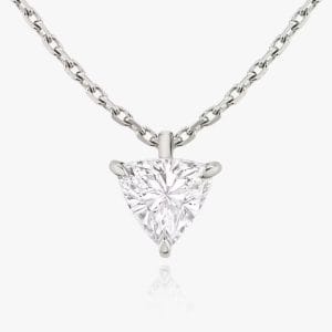 Klasikinis pakabukas su trikampės formos deimantu iš balto aukso arba platinos